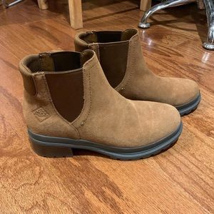 The Original Muck Boot Company Suede Liberty Chelsea Boot sz 9.5